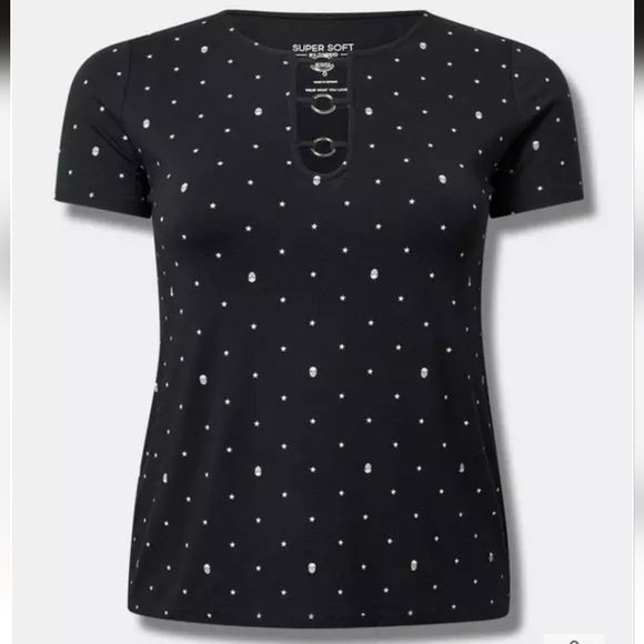 Torrid Crew Neck O-ring Tee - Picture 4 of 6